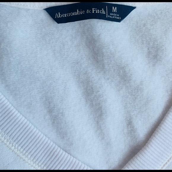 Abercrombie and Fitch Cropped Sweater - Picture 4 of 6